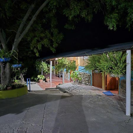 Hostal Sol De Verano Dona Lilia Villavieja Exterior foto