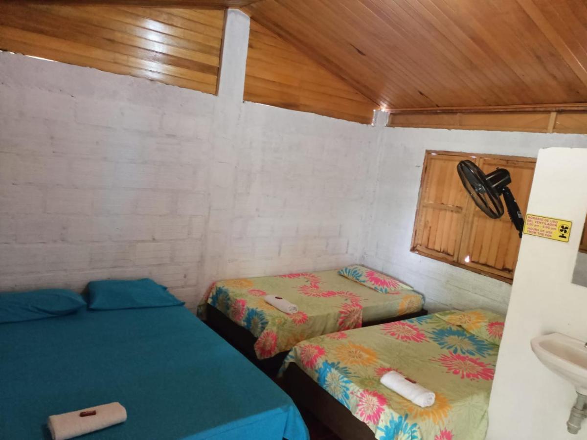 Hostal Sol De Verano Dona Lilia Villavieja Exterior foto